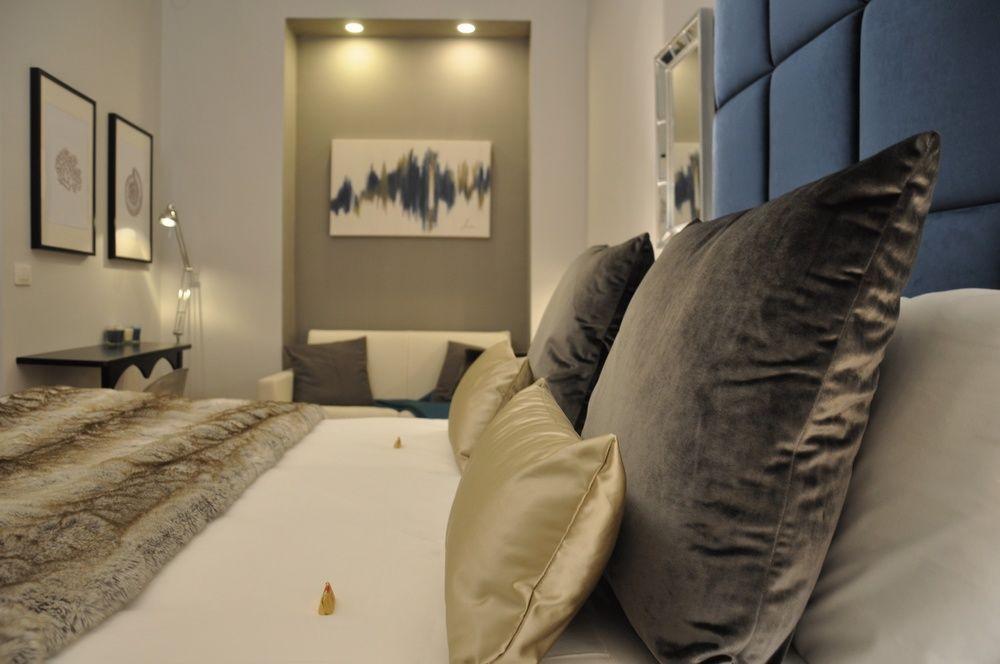 The Royals Experience Bed & Breakfast เนเปิลส์ ภายนอก รูปภาพ