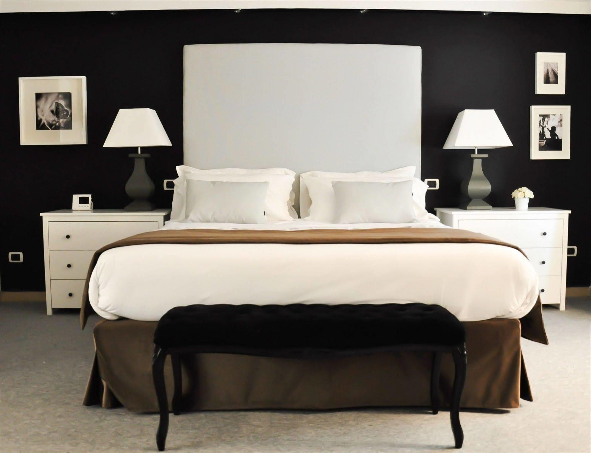 The Royals Experience Bed & Breakfast เนเปิลส์ ภายนอก รูปภาพ